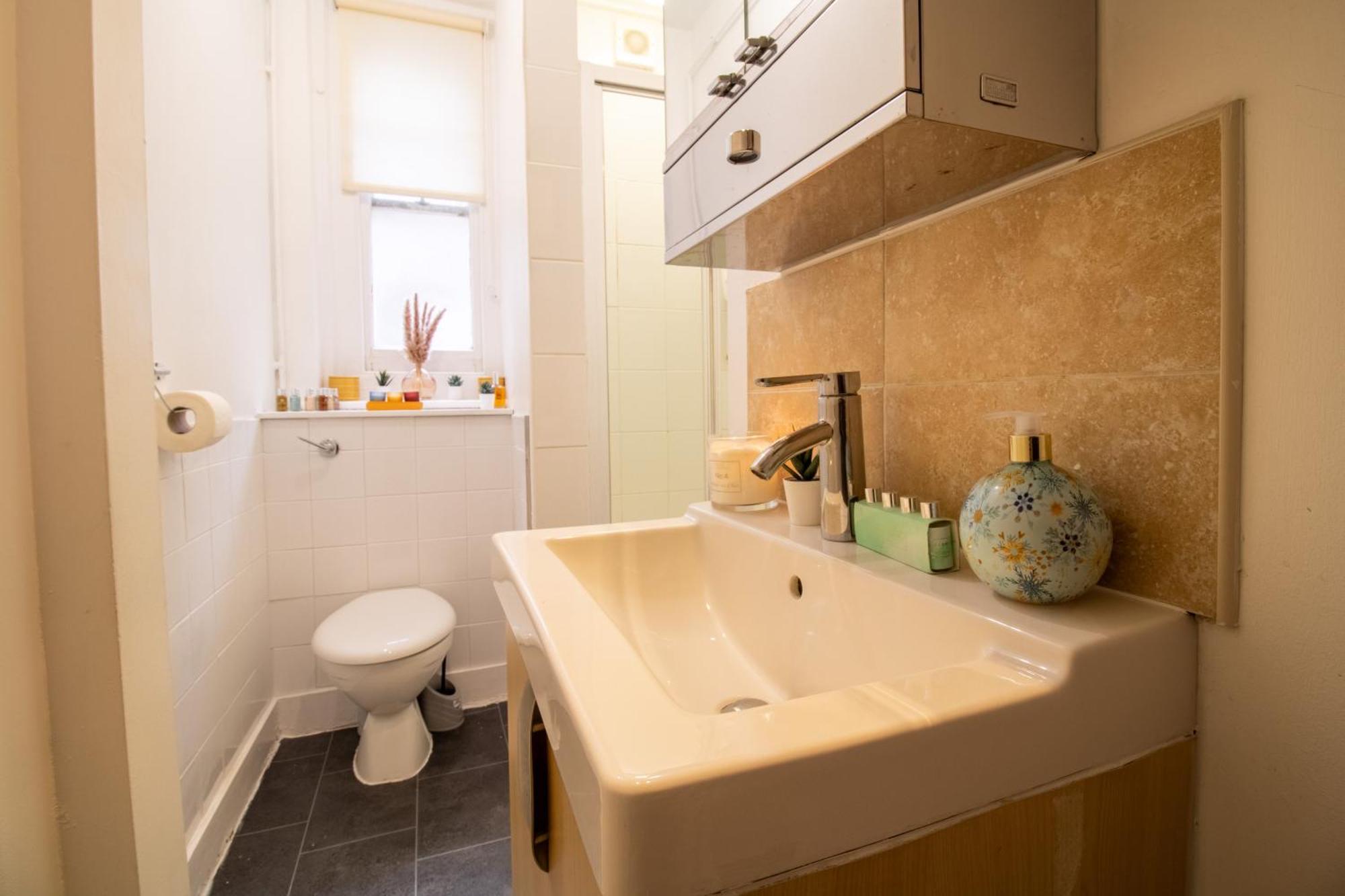 Chic Urban Retreat 1 Bedroom Gem In Covent Garden Лондон Екстериор снимка