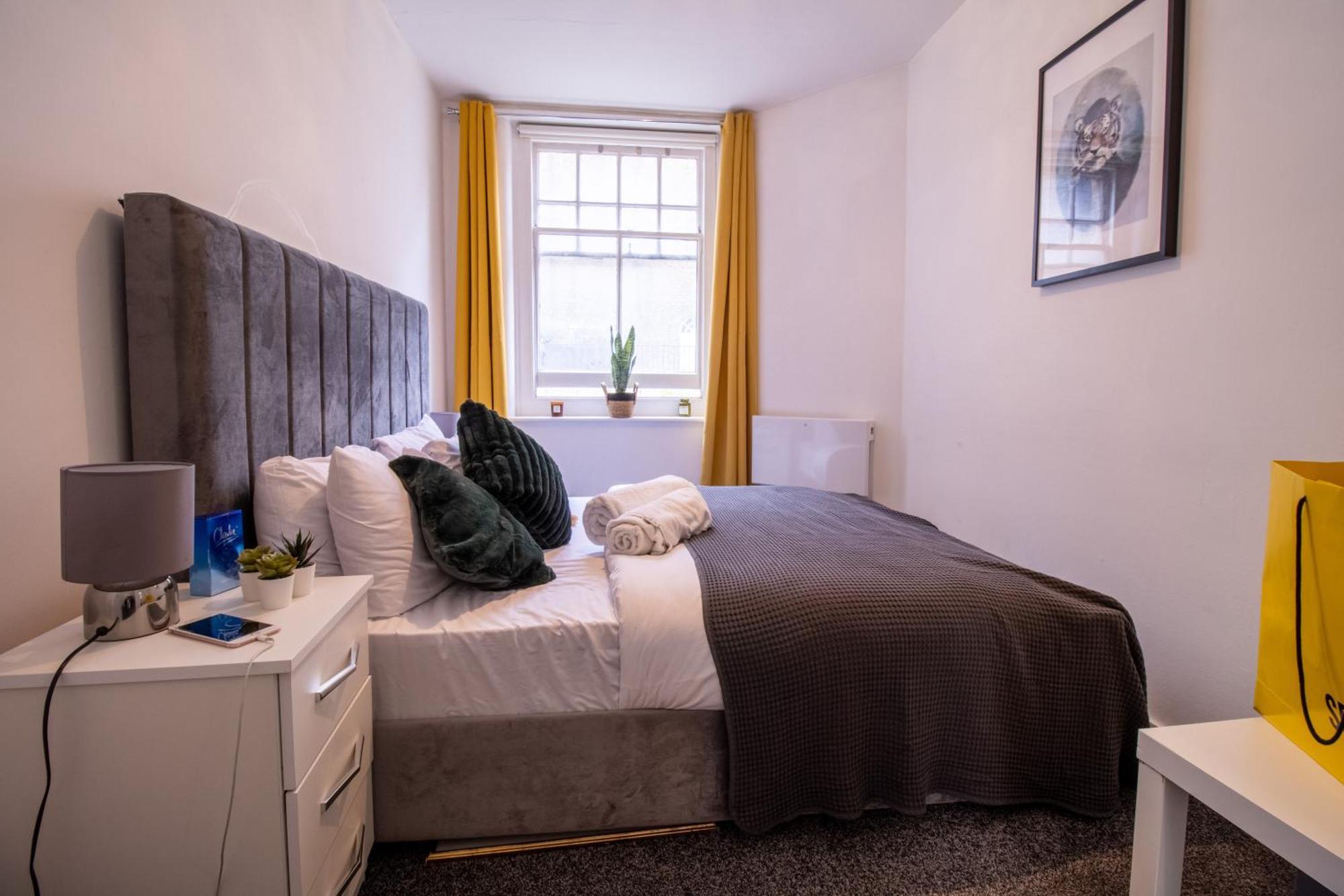 Chic Urban Retreat 1 Bedroom Gem In Covent Garden Лондон Екстериор снимка