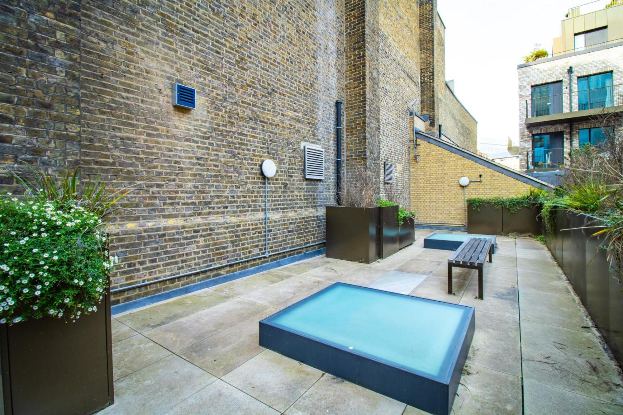 Chic Urban Retreat 1 Bedroom Gem In Covent Garden Лондон Екстериор снимка