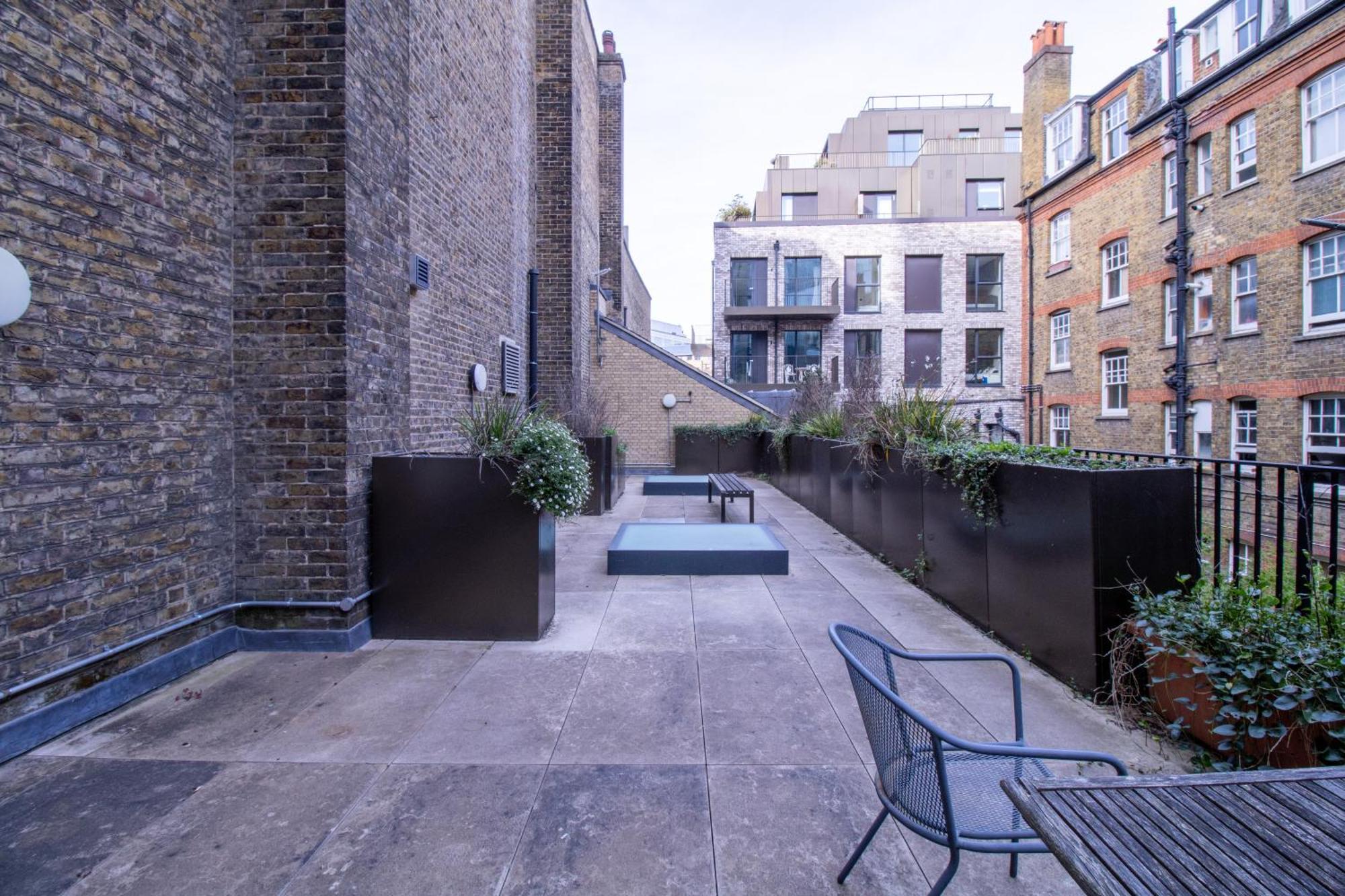 Chic Urban Retreat 1 Bedroom Gem In Covent Garden Лондон Екстериор снимка