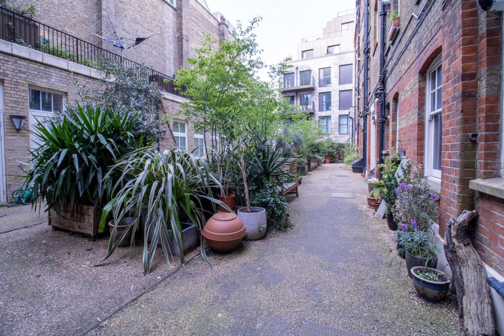 Chic Urban Retreat 1 Bedroom Gem In Covent Garden Лондон Екстериор снимка